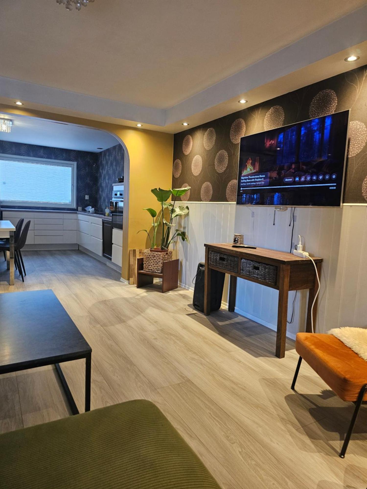 Full Privacy Townhome In Oslo With Wifi Bagian luar foto